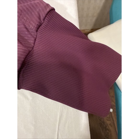 Lululemon Hooded Define Jacket Ruched Nulu Slim Fit Size 8 BORDEAUX EXCELLENT - Picture 4 of 16